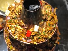 双层铁锅牛蛙-巴四老城区炭火蛙锅(张江店)