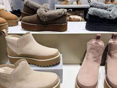 -UGG(燕莎奥特莱斯购物中心店)