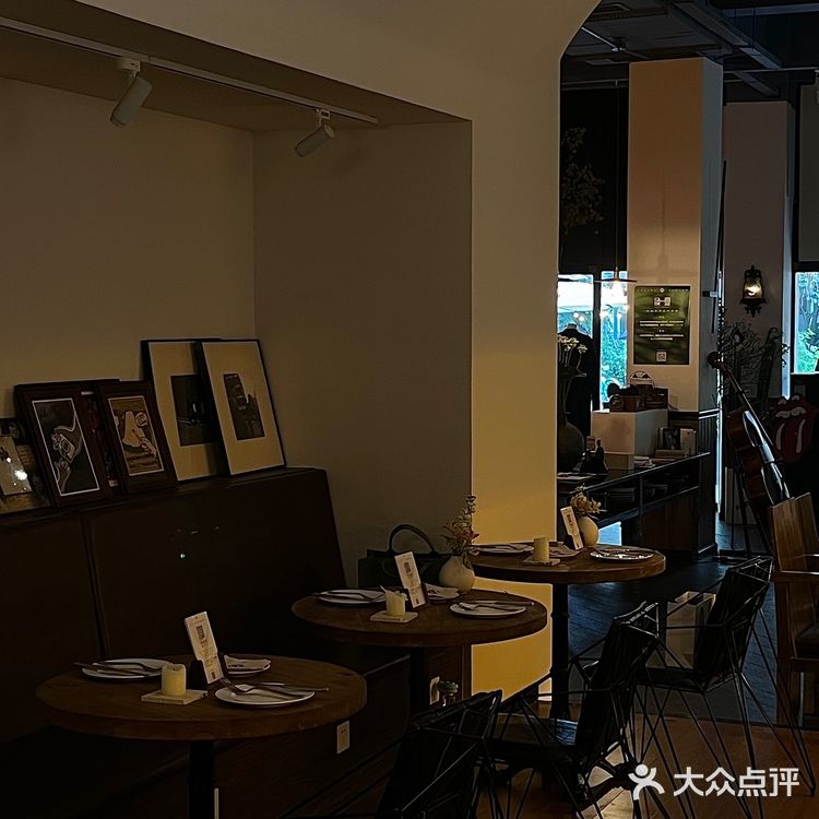 日落下的浪漫🥂藏在巷子里的法式餐酒馆