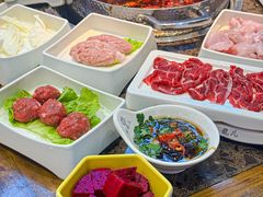 -来龍儿鲜切牛肉自助老火锅