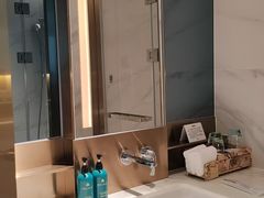 -苏州金鸡湖中茵皇冠假日酒店