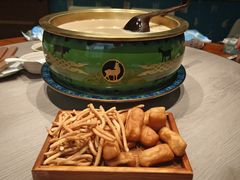 -一群羊手扒肉·火锅·早茶(远东公寓店)