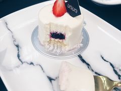 -UNI UNI(环亚凯瑟琳店)