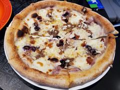 美味鹅肝蓝莓芝士披萨-TIAGO HOME KITCHEN(朝阳大悦城店)