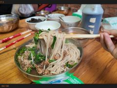 -正宗杨记普洱酸醋米线(总店)