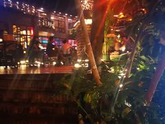 -拾光音乐餐酒吧(告庄星光夜市店)