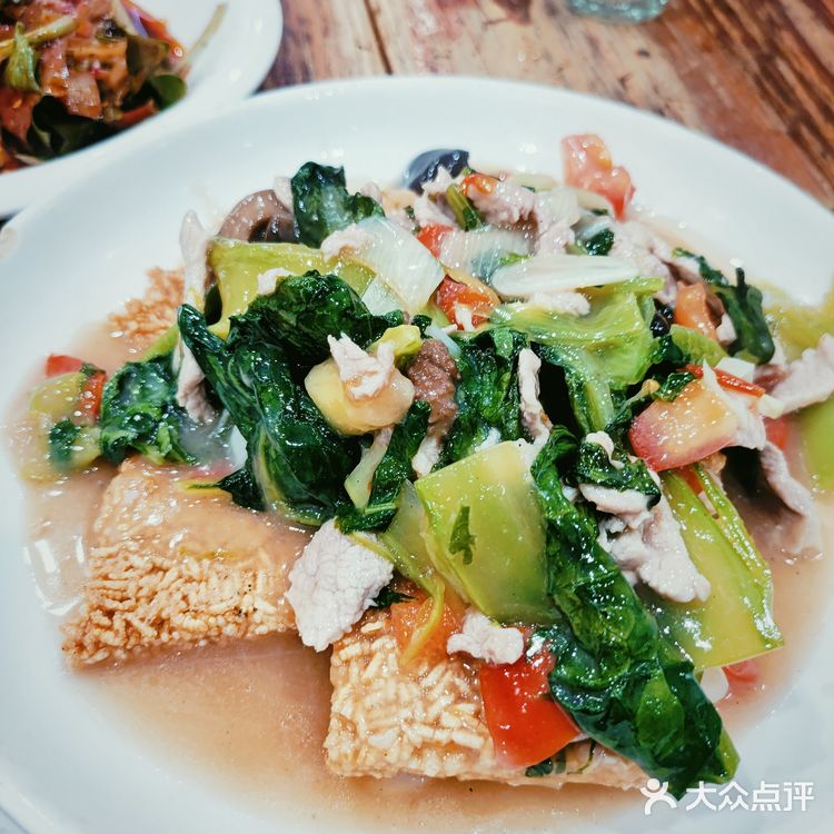 成都老牌苍蝇馆子代表之一，正餐宵夜都🉑，藕汤我能干三碗！