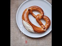 德式碱水面包-巴黎贝甜(阳光上东店)