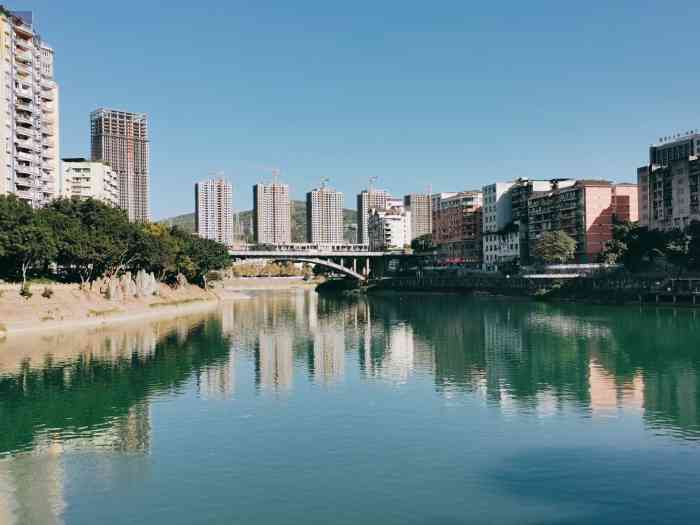 綦江区-"夜晚的彩虹桥是真的969696 冬天的."-大众点评移动版