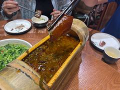 -老滇山寨•云南特色菜•地方菜•民族风情歌舞表演(金碧店)