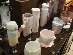 -星巴克(上海虹桥新天地二店)