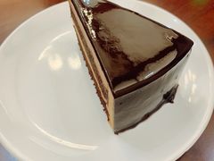 巧克力榛子蛋糕-东海咖啡馆