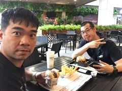 -The Habit Burger Grill 哈比特汉堡(爱琴海店)