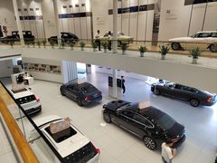 -杭州中沃沃尔沃4S店(滨江区店)