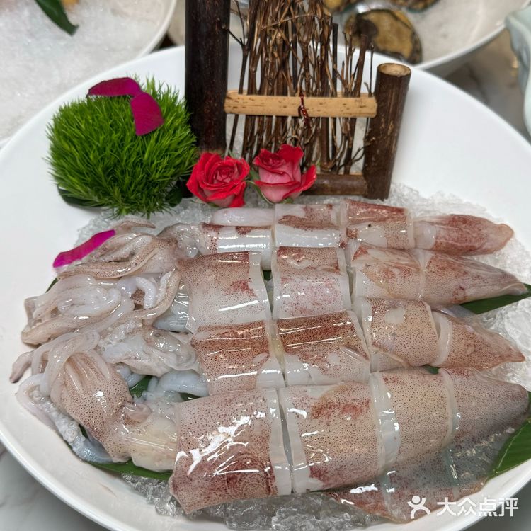 杭州新开的，花了1341r居然够11人吃！