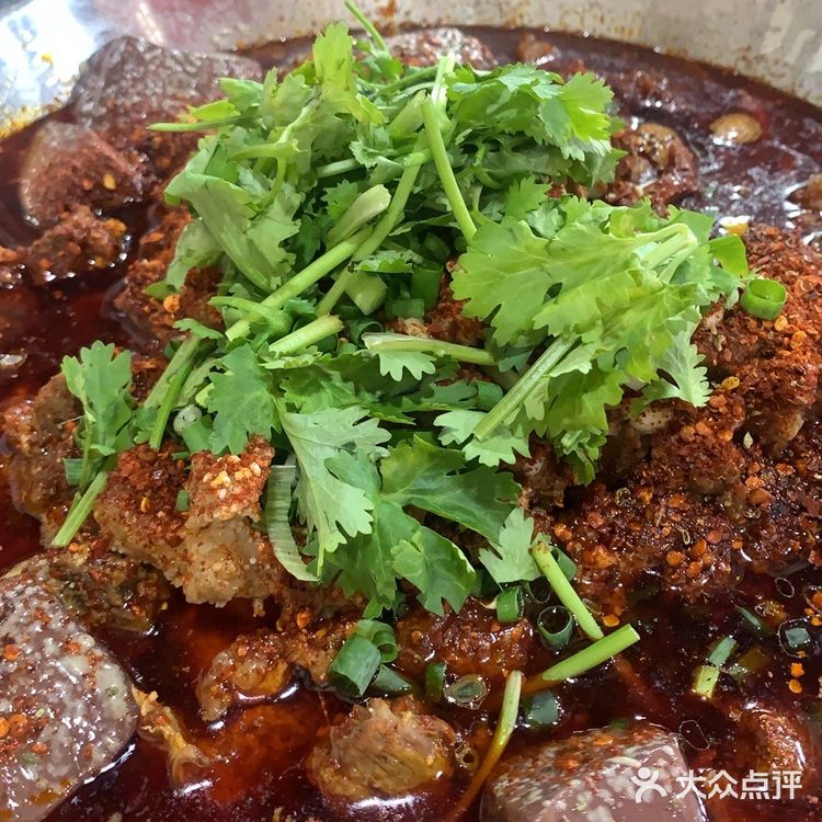 大火烧制，麻辣香气四溢
