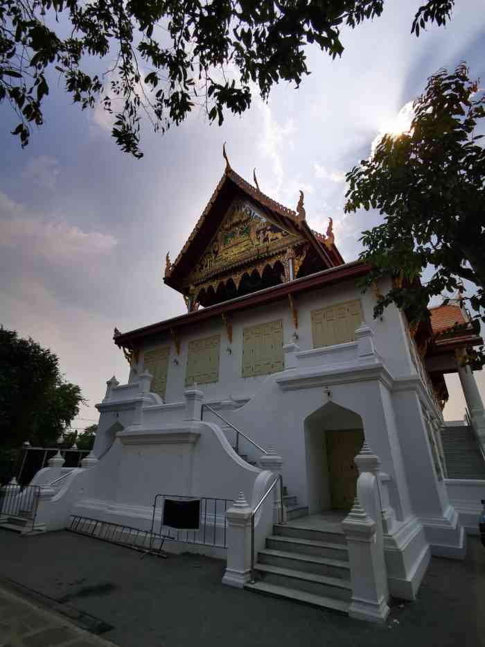 大理石寺-"云石寺是泰国的一间寺庙,位于是曼谷的阿裕.