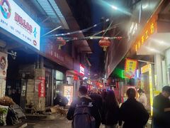 -许西美食一条街