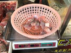 自助取餐区-正宗上海陆记熏鱼