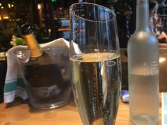 -临界音乐酒馆·小龙虾·江湖菜(华熙LIVE·鱼洞店)