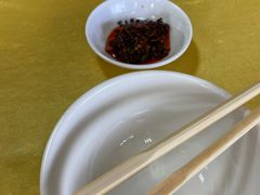 餐具摆设-荣生萝卜汤饭店