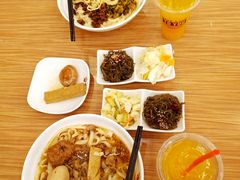 -顺溜·手工刀削面·黑金店(铜锣湾店)