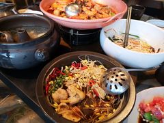 -云海肴·汽锅鸡·云南菜(天山百盛优客店)