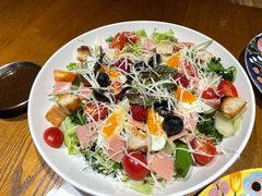 老教堂色拉-JINNS锦时 steak&pizza(浸信会礼拜堂旧址店)