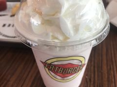 草莓味奶昔-FATBURGER 特富客汉堡(外交公寓店)