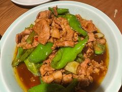 辣椒炒肉-吕氏疙瘩汤·新派鲁菜(济南万象城店)