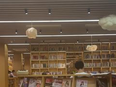 -漕河泾街道图书馆(漕河泾社区文化活动中心店)