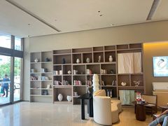 -西安大雁塔科技大学地铁站亚朵酒店