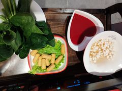 -醉董牛川派鲜肉自选火锅(烟台店)