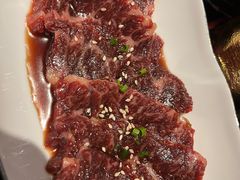 -山川小町·极番烧肉(新地假日广场店)