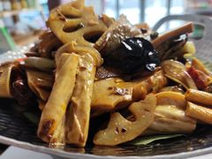 -天天向上素食餐厅(五台山店)
