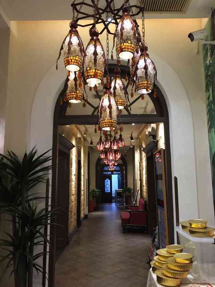 美庐时尚餐厅·湖北菜·(南京路店)-"门口停车不太方便,好在路边没有