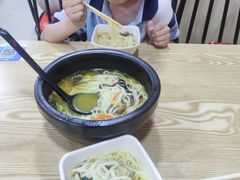 -张一碗云南过桥米线(新疆职业大学店)