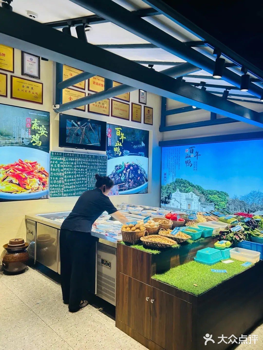 在长沙想吃地道的永州血鸭？那我只能说…..