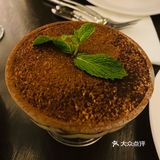 太适合约好友喝酒聊天了。「餐前面包」都是健康的全麦面包