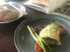 -ROAST coffee & eatery