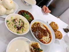 -李与白包子铺(桐梓林店)