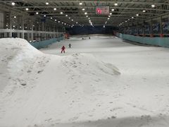 -乔波室内滑雪场