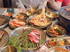 -草家酱蟹炭火烤肉店(珲春南路一店)