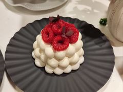 茉莉红莓帕夫洛娃-潮一不贰·法式甜品·生日蛋糕·西式简餐(外滩店)