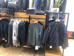 -lululemon(上海浦东IFC店)