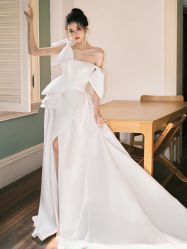 点击看大图 -Renee芮亦婚纱