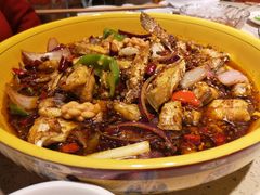 招牌耗儿鱼-休记光头香辣蟹干锅店(衣冠庙店)