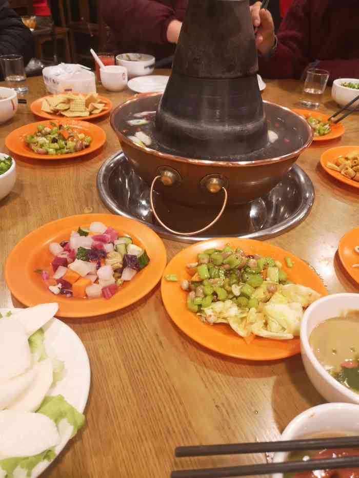 肉口感很好,服务很热情 环境还好