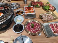-汉城烤肉·黑金冠(华山路店)