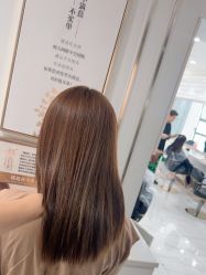 -镁连社·美联社